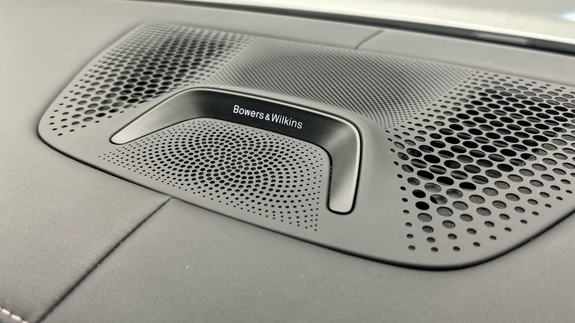BMW X7 view 30