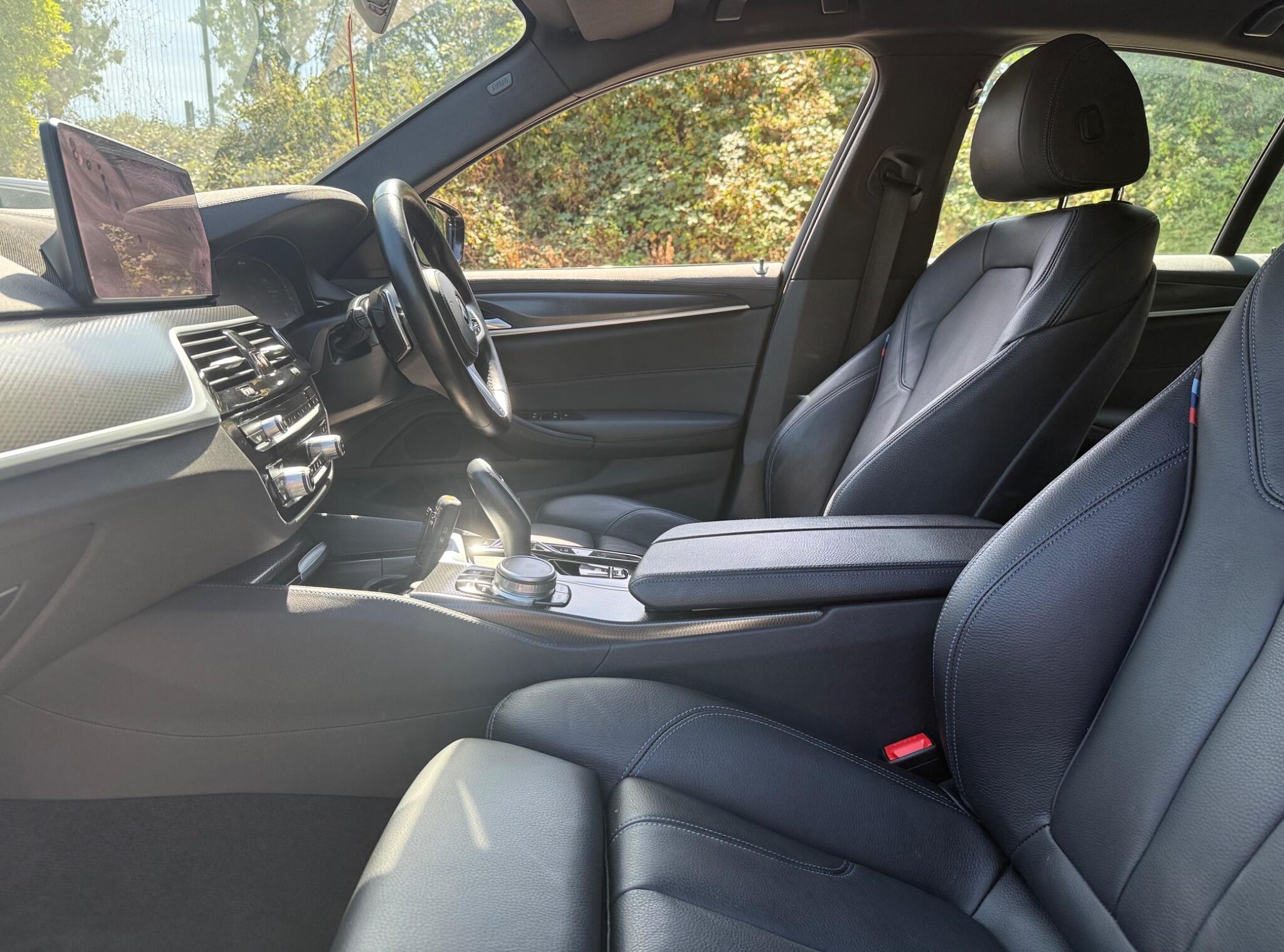 BMW 5 Series view 30