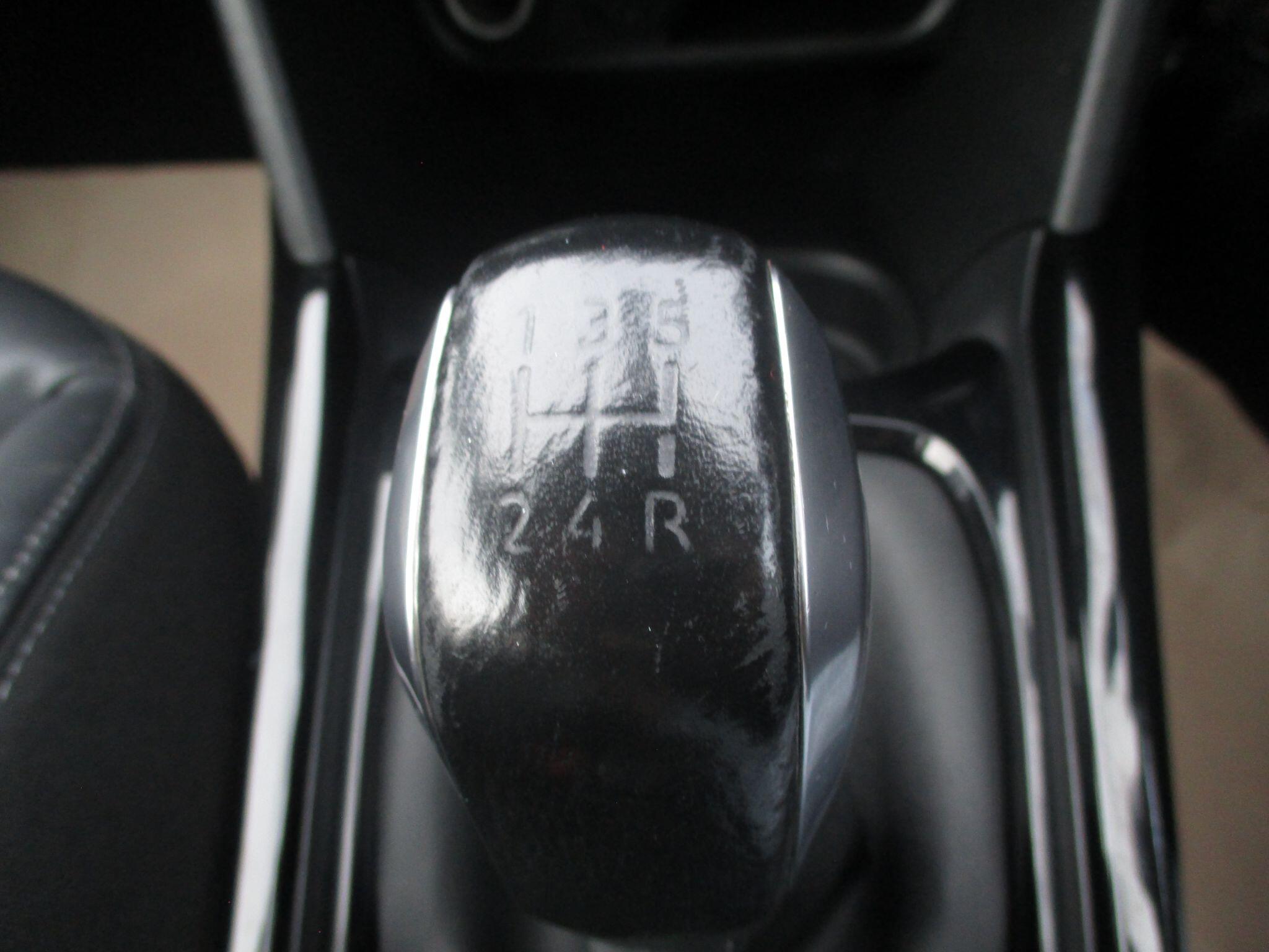 Peugeot 2008 view 38