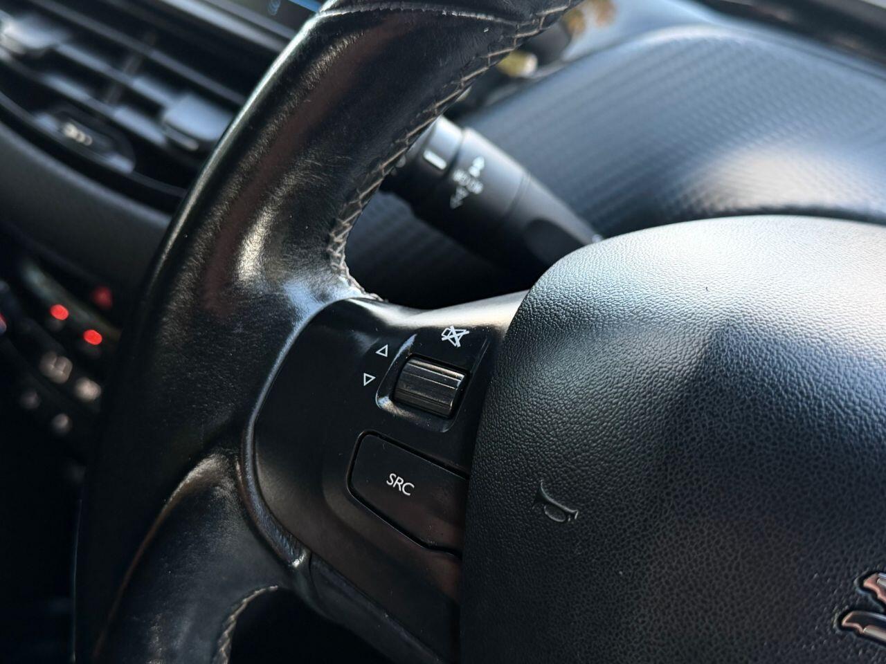Peugeot 208 view 28
