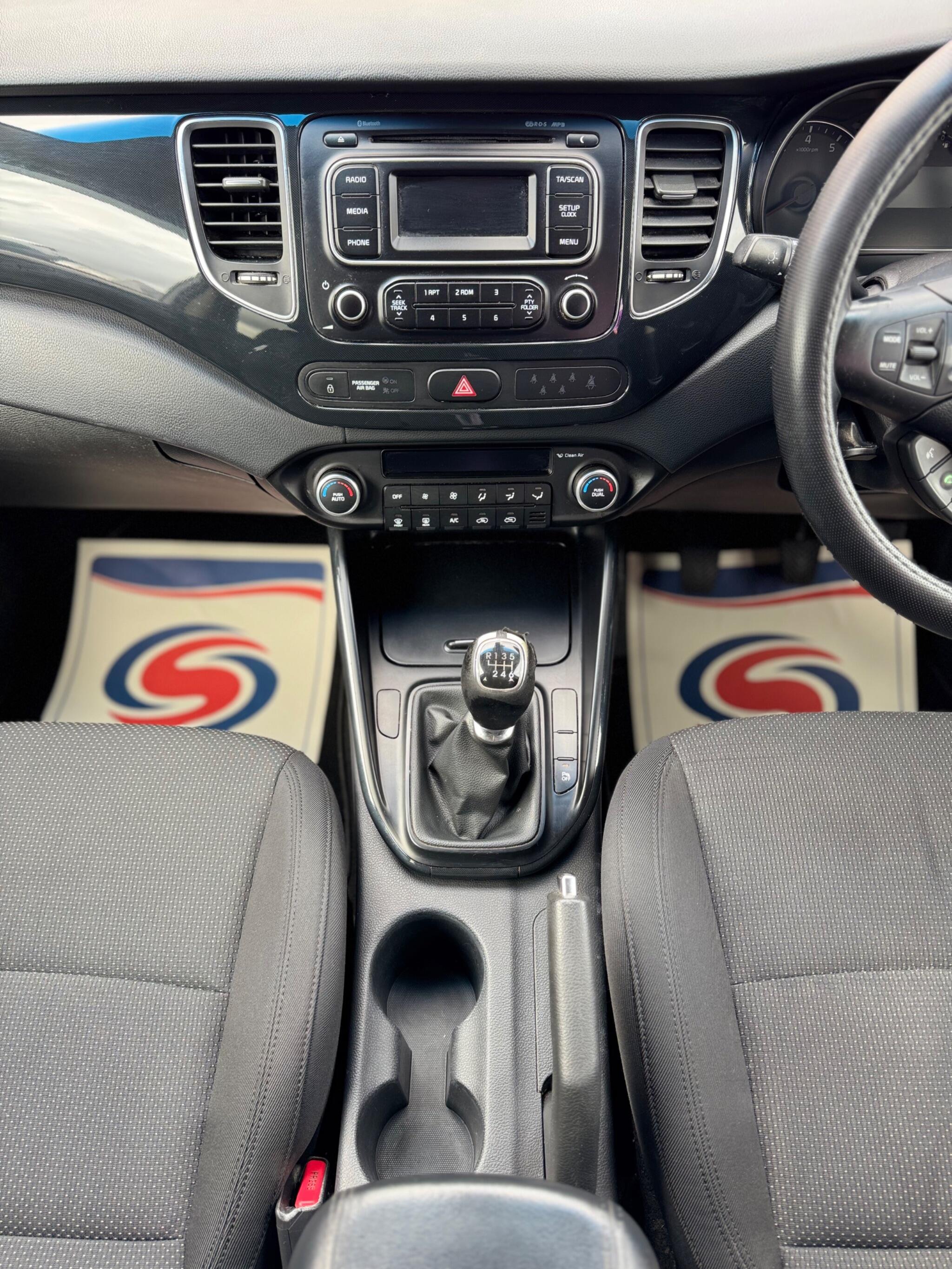 Kia Carens view 17
