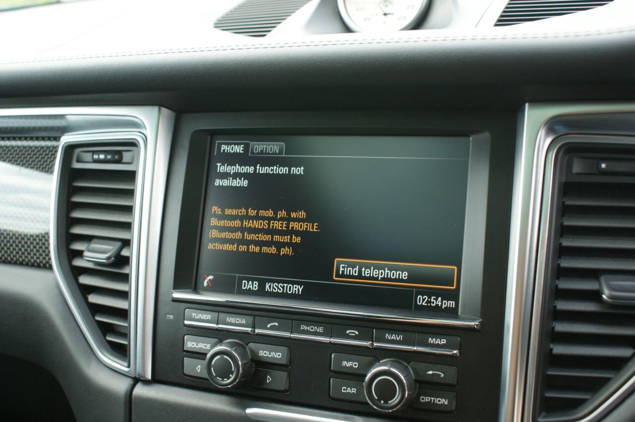Porsche Macan view 74