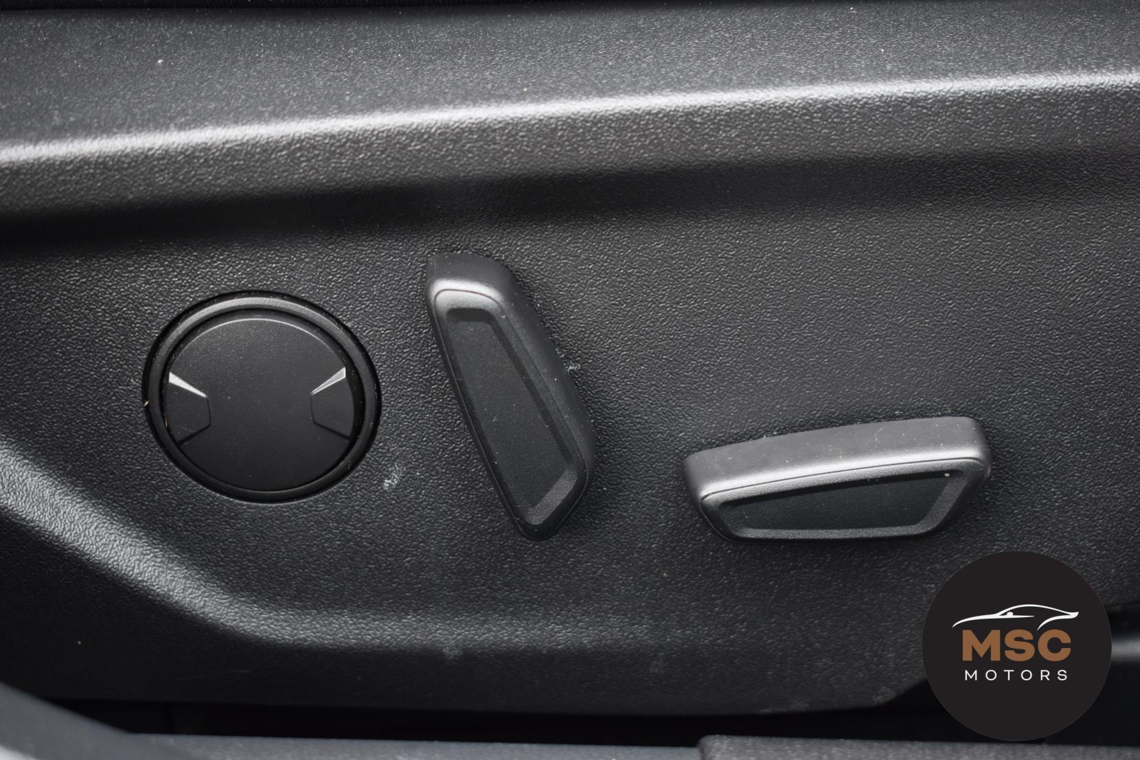 Ford Focus view 32