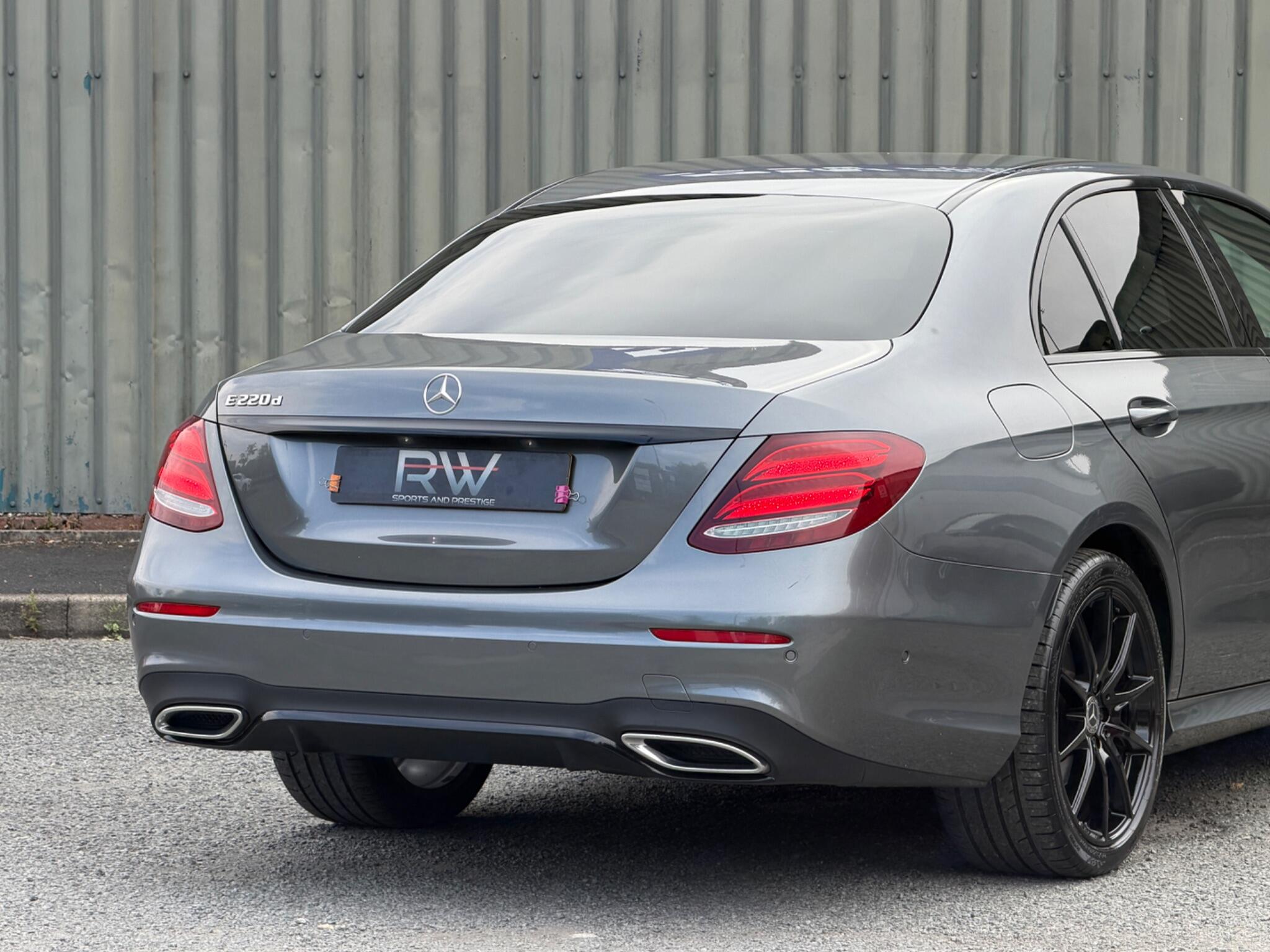 Mercedes-Benz E Class view 27