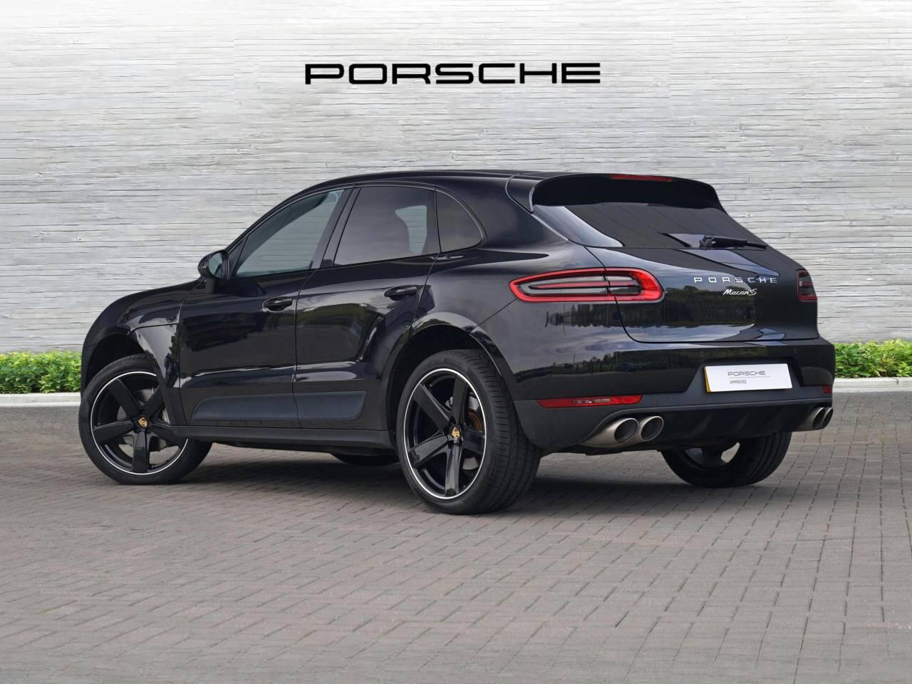 Porsche Macan view 2