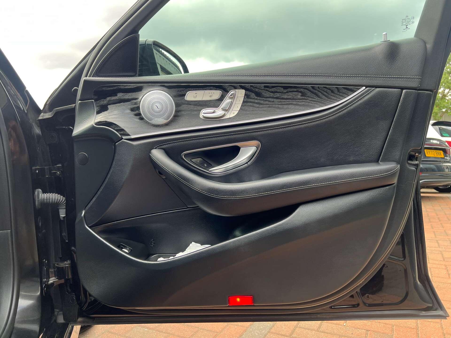 Mercedes-Benz E-Class view 56