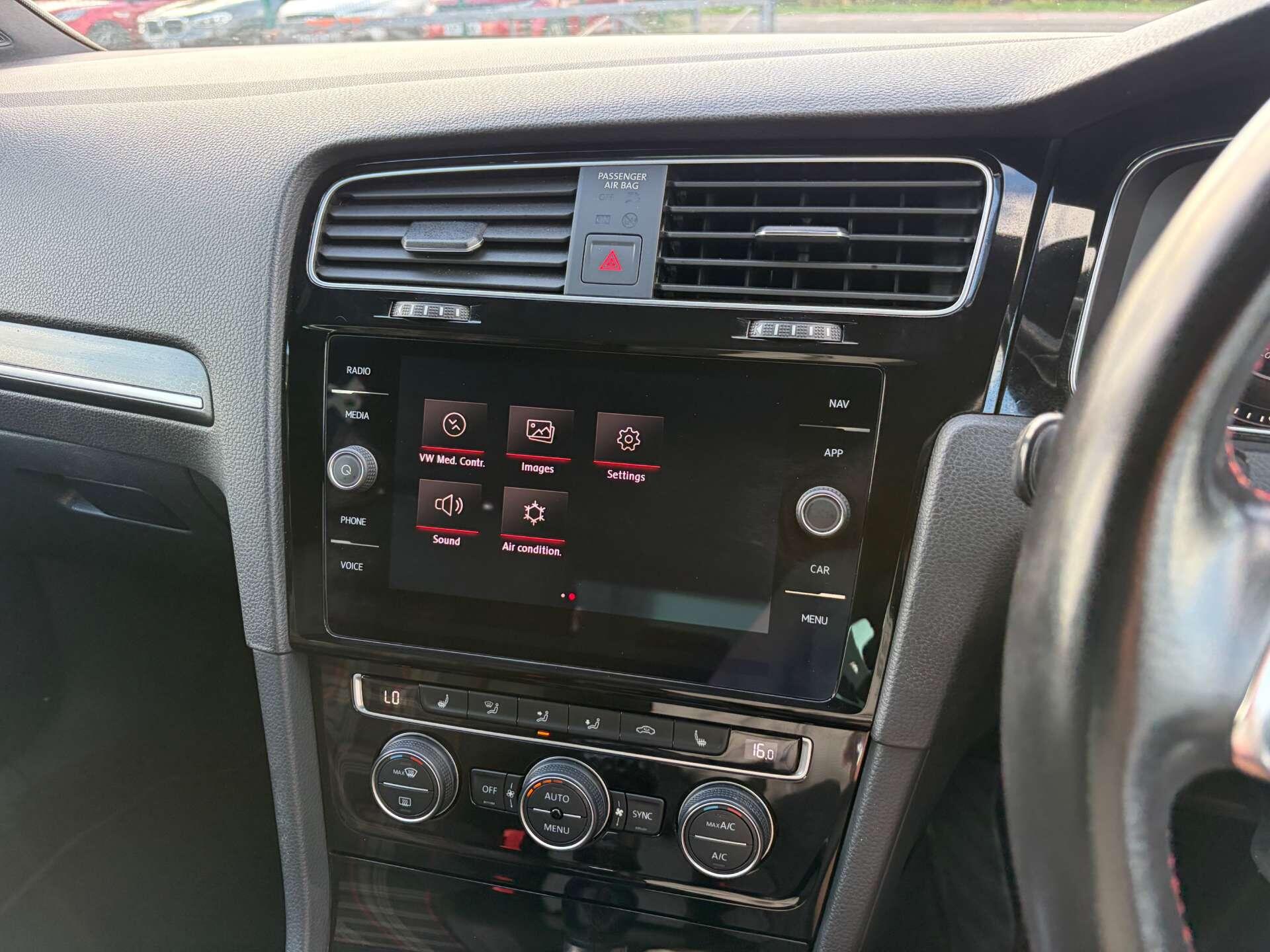 Volkswagen Golf view 44
