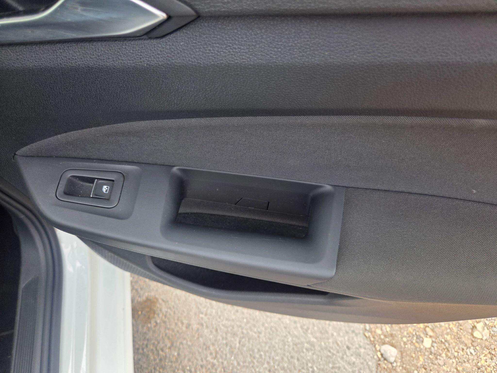 Volkswagen Golf view 20