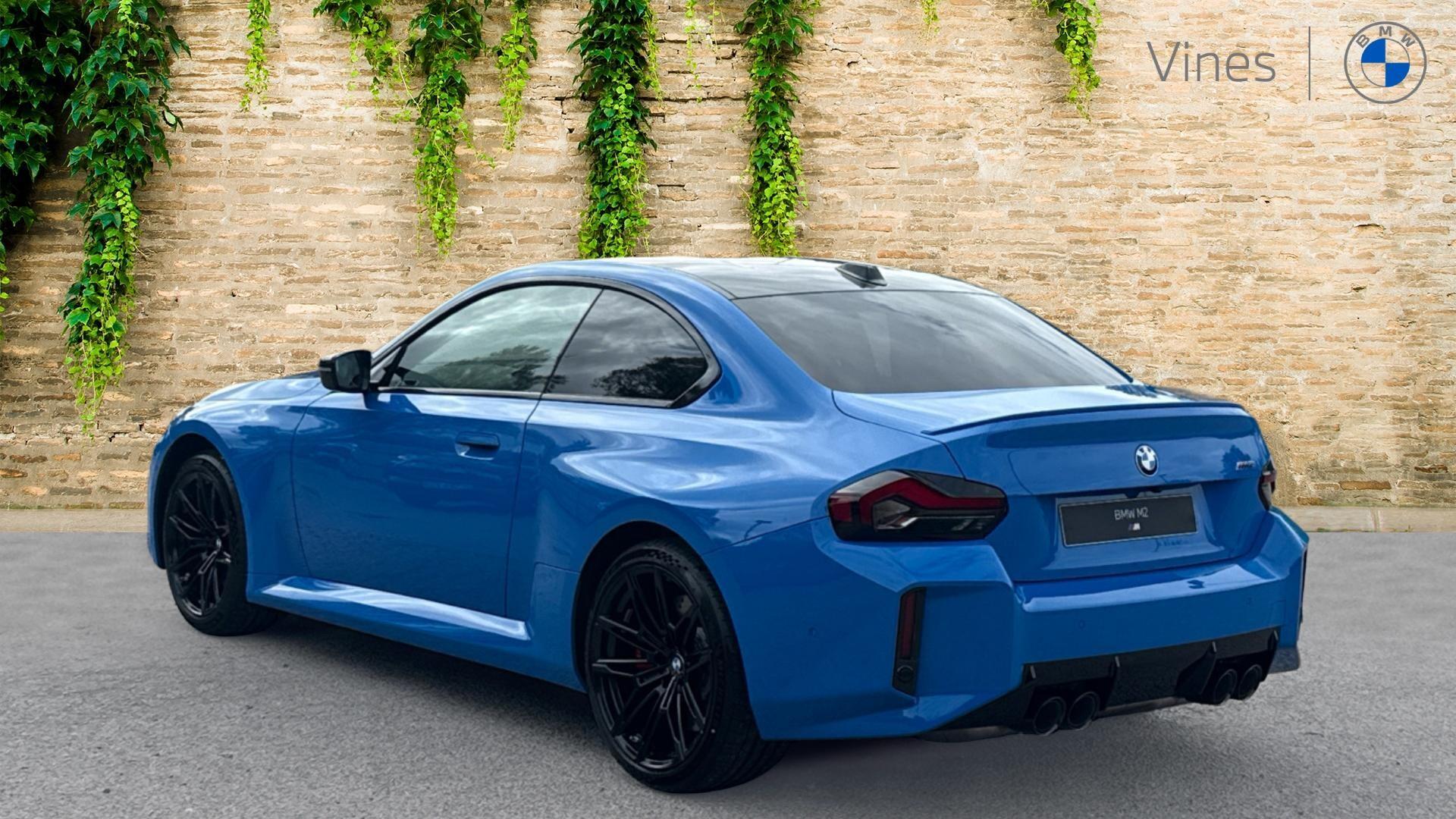 BMW M2 view 3