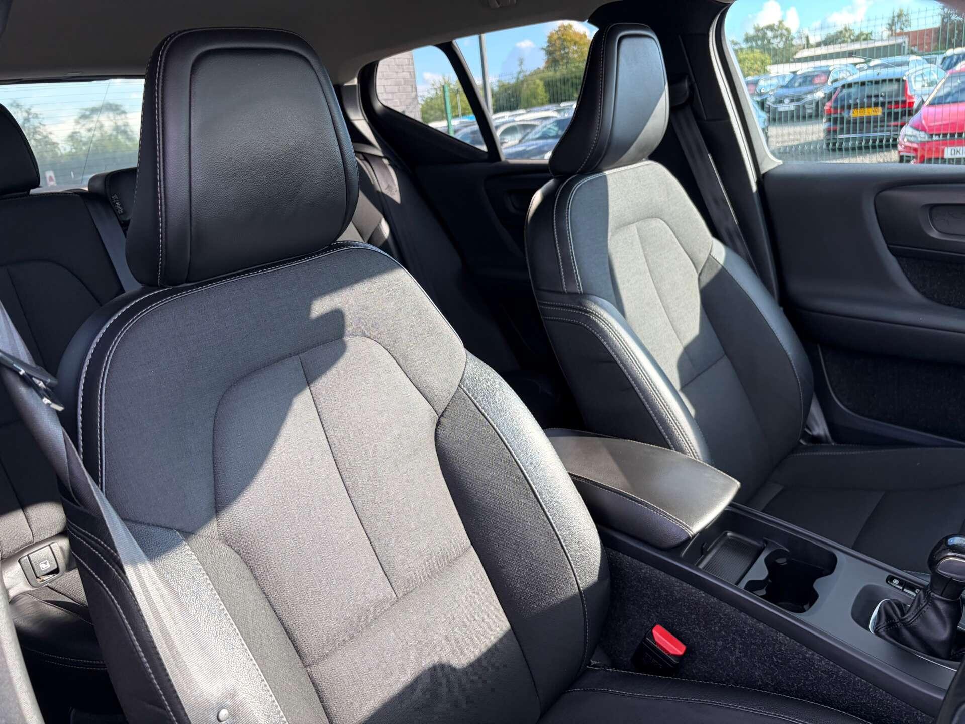 Volvo XC40 view 36