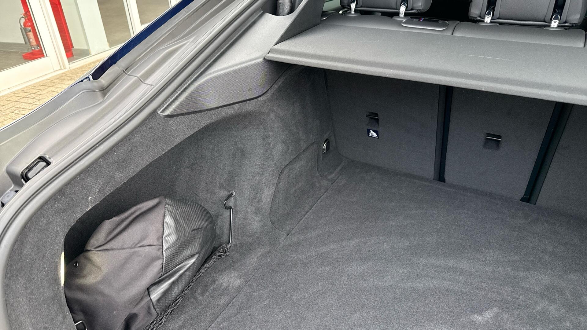 BMW i4 view 38