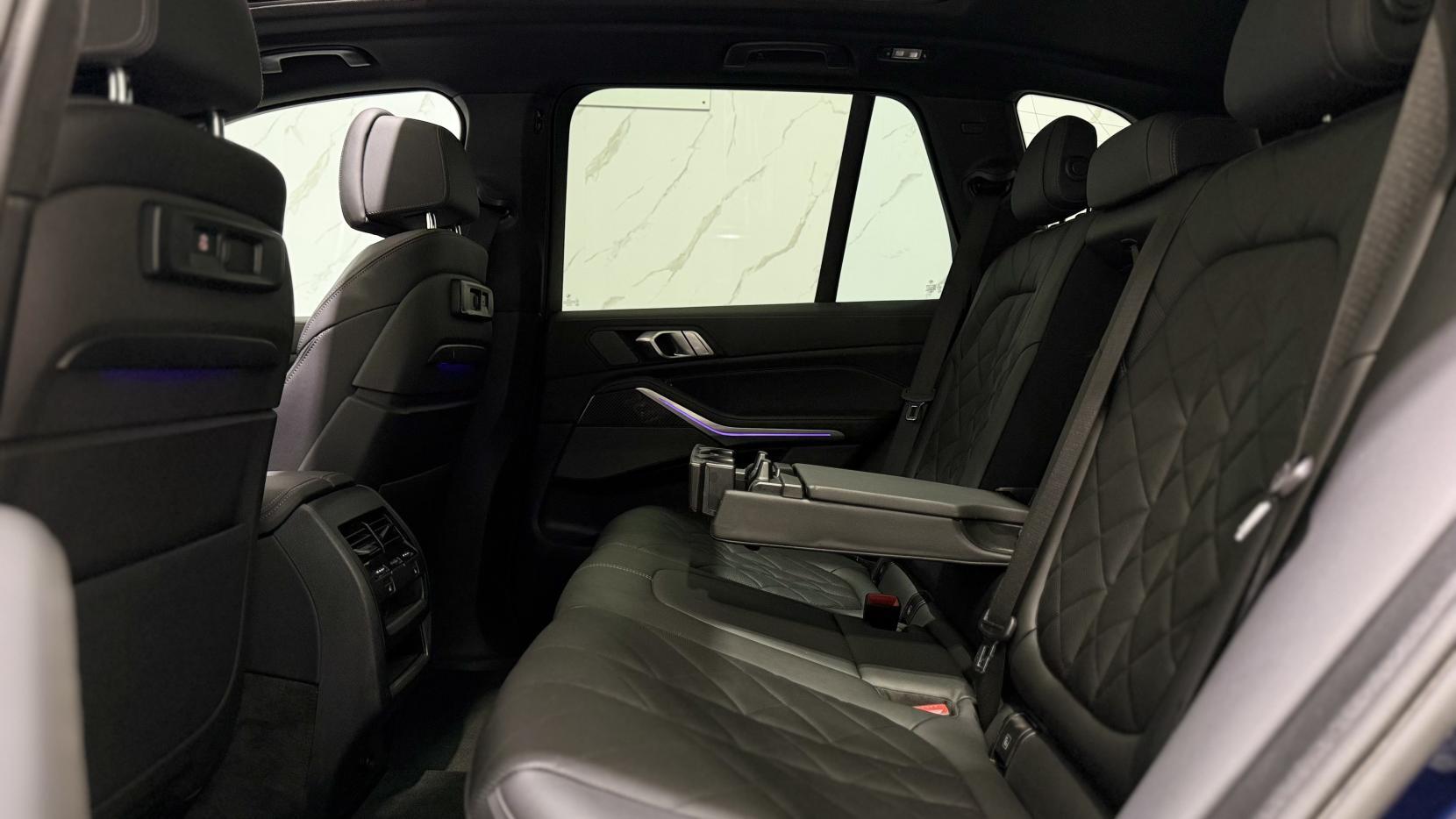 BMW X5 view 9