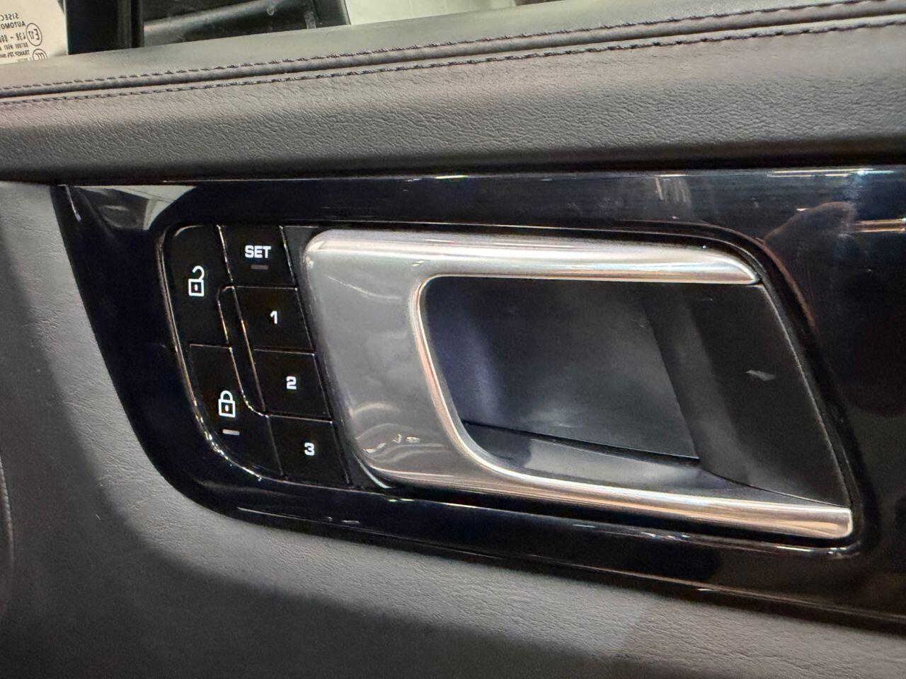 Porsche Cayenne view 16