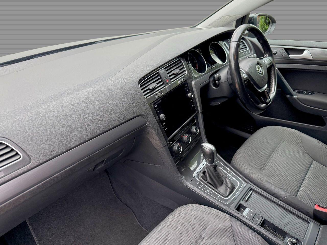 Volkswagen Golf view 23