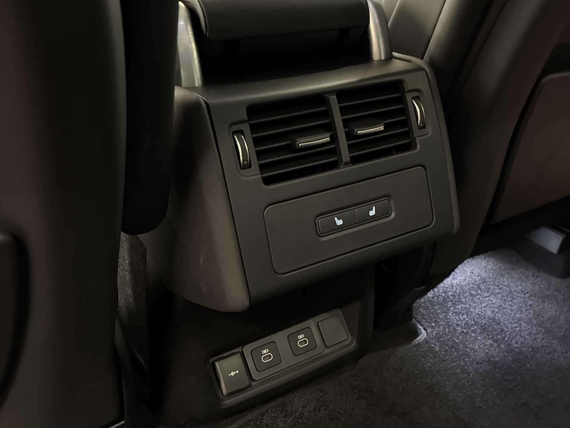 Land Rover Discovery view 18