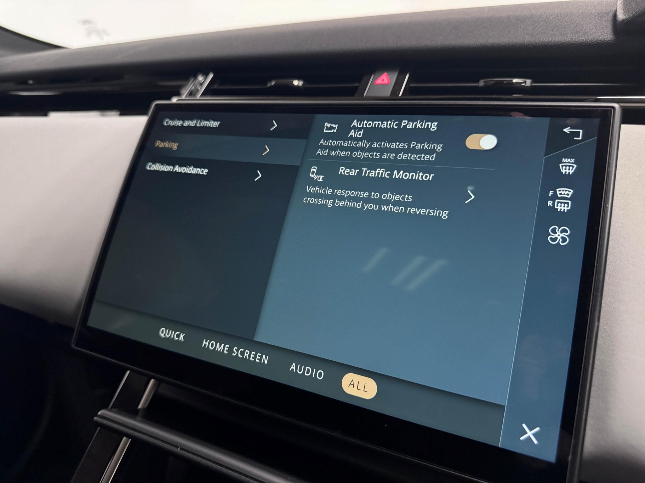 Land Rover Range Rover Velar view 47