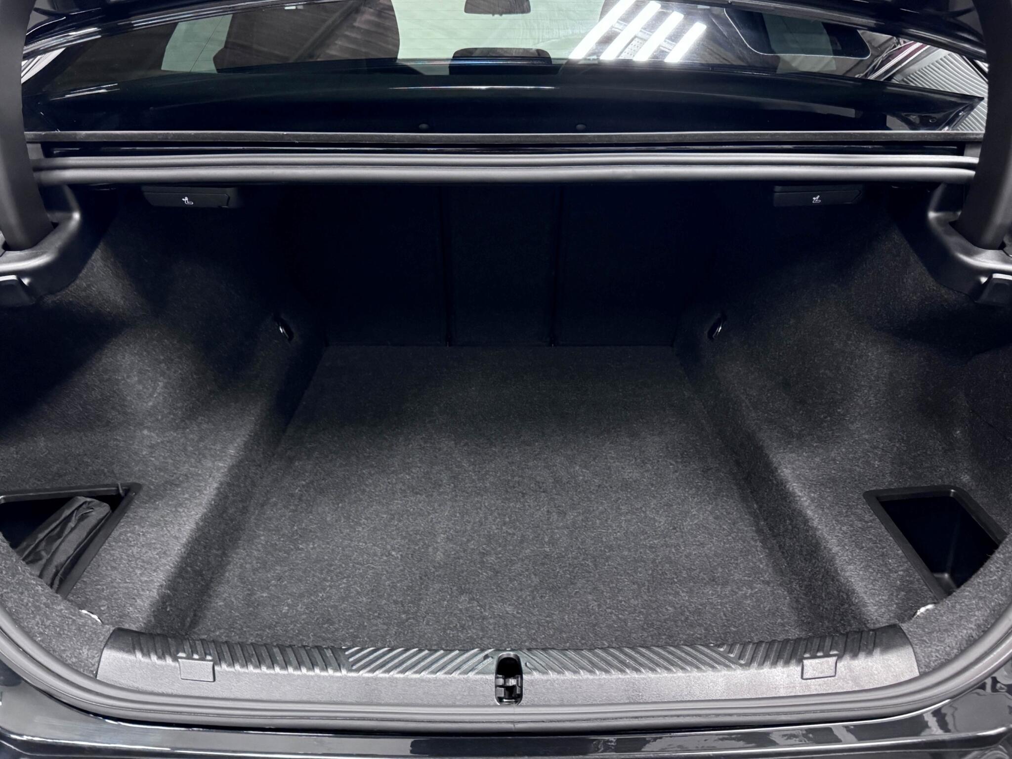 BMW 5 Series view 7