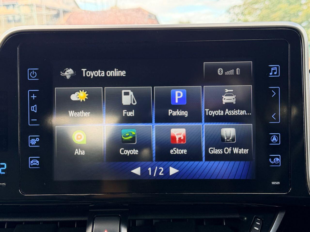 Toyota C-HR view 50