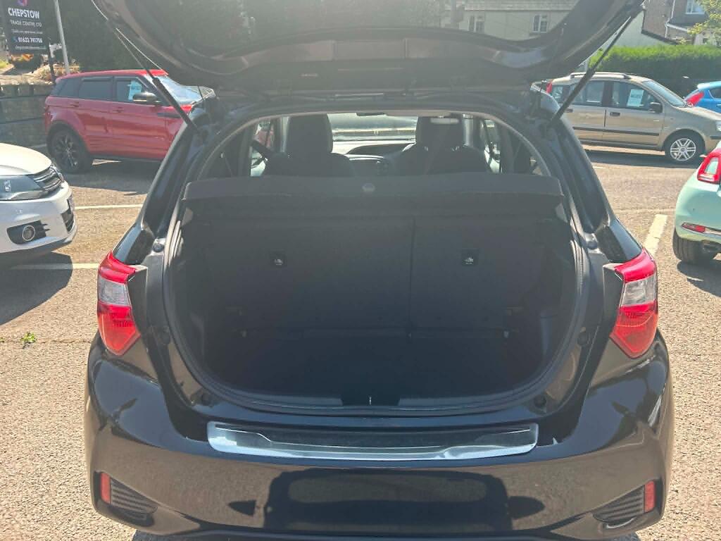Toyota Yaris view 13