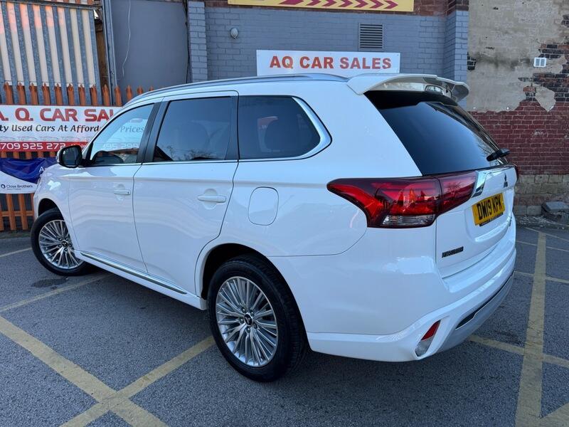 Mitsubishi Outlander view 5