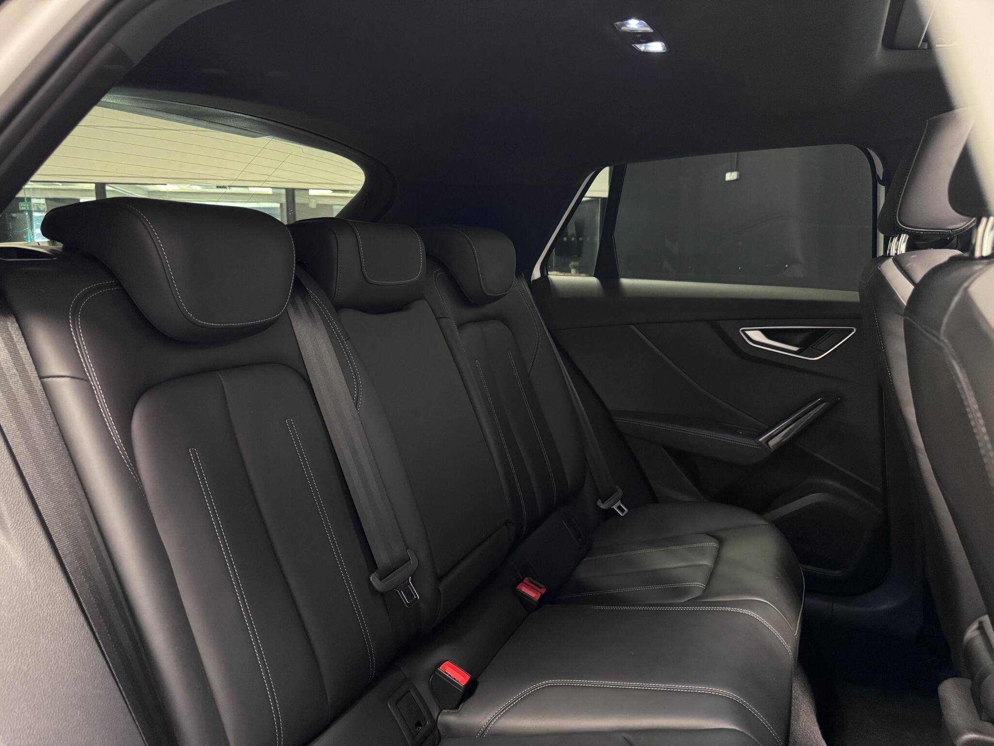 Audi SQ2 view 26