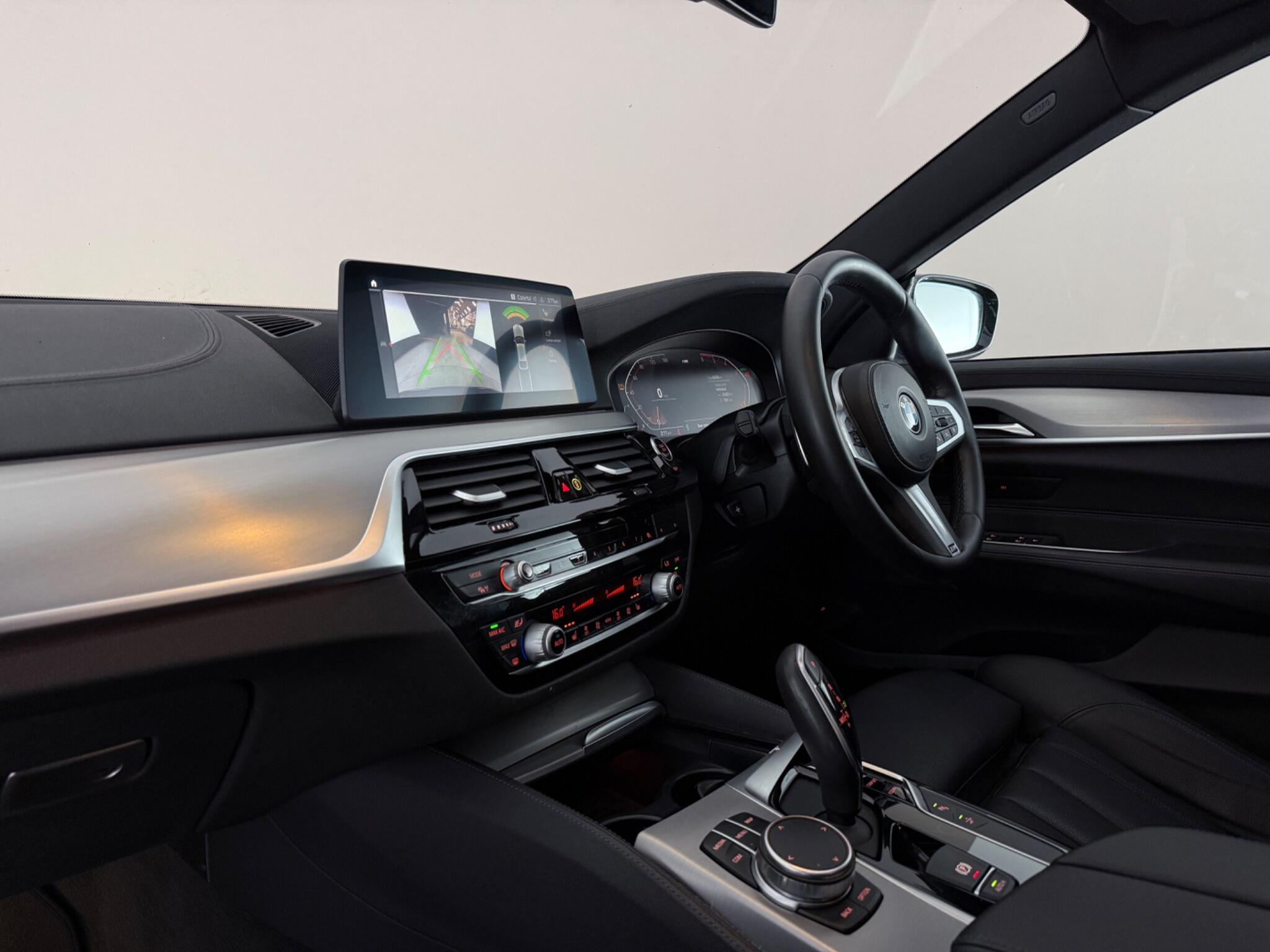 BMW 6 Series view 4