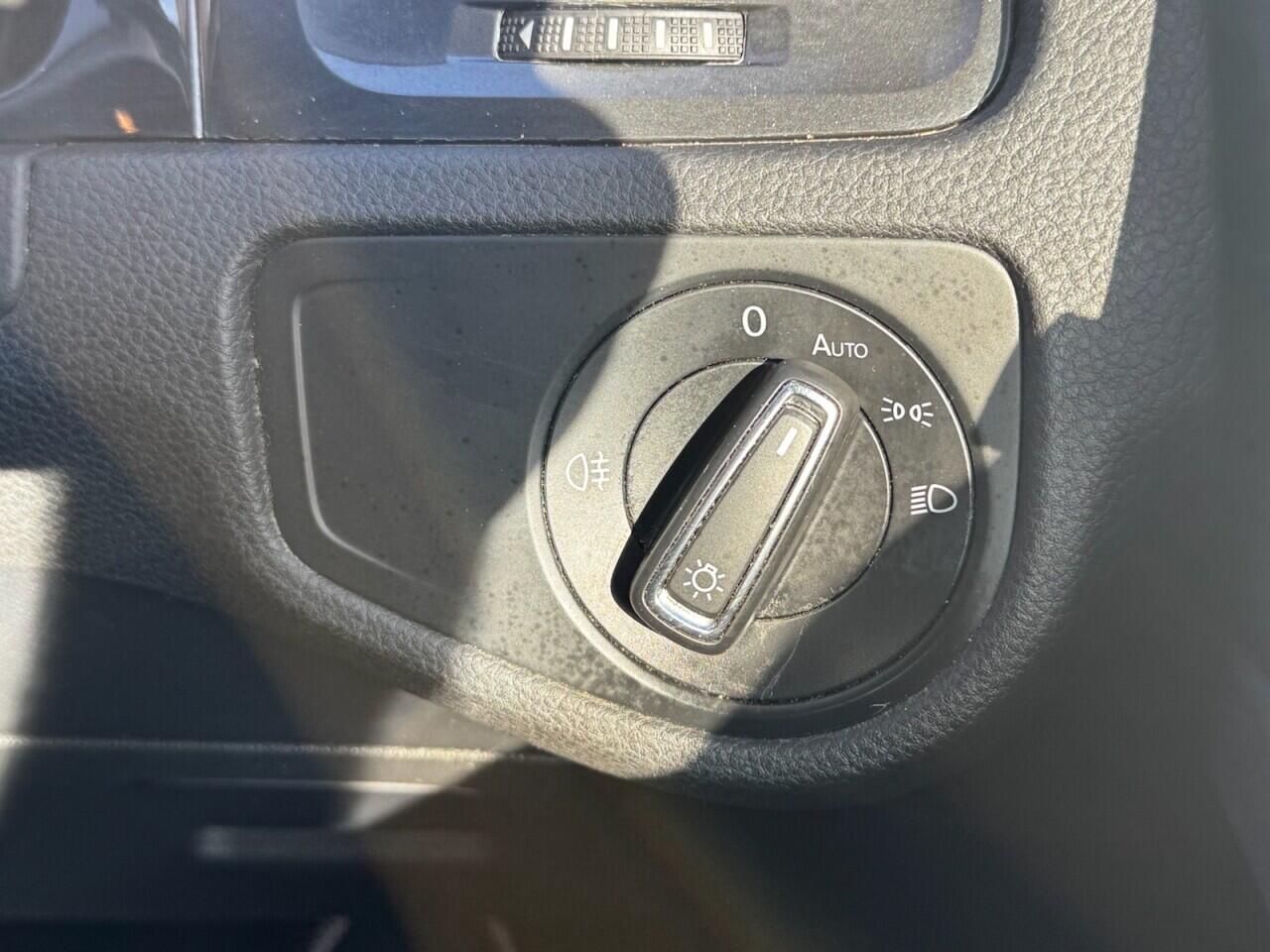 Volkswagen Golf view 34