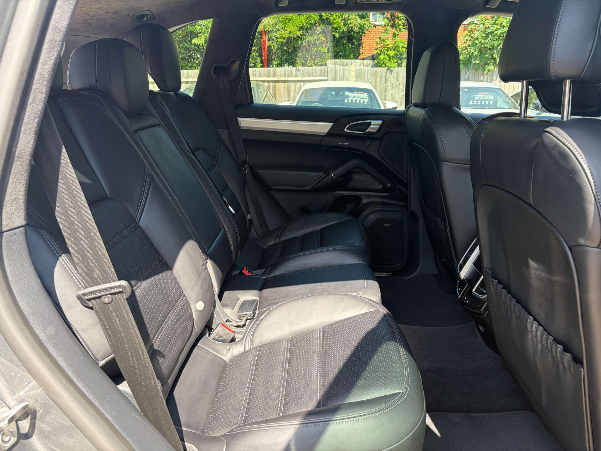 Porsche Cayenne view 52