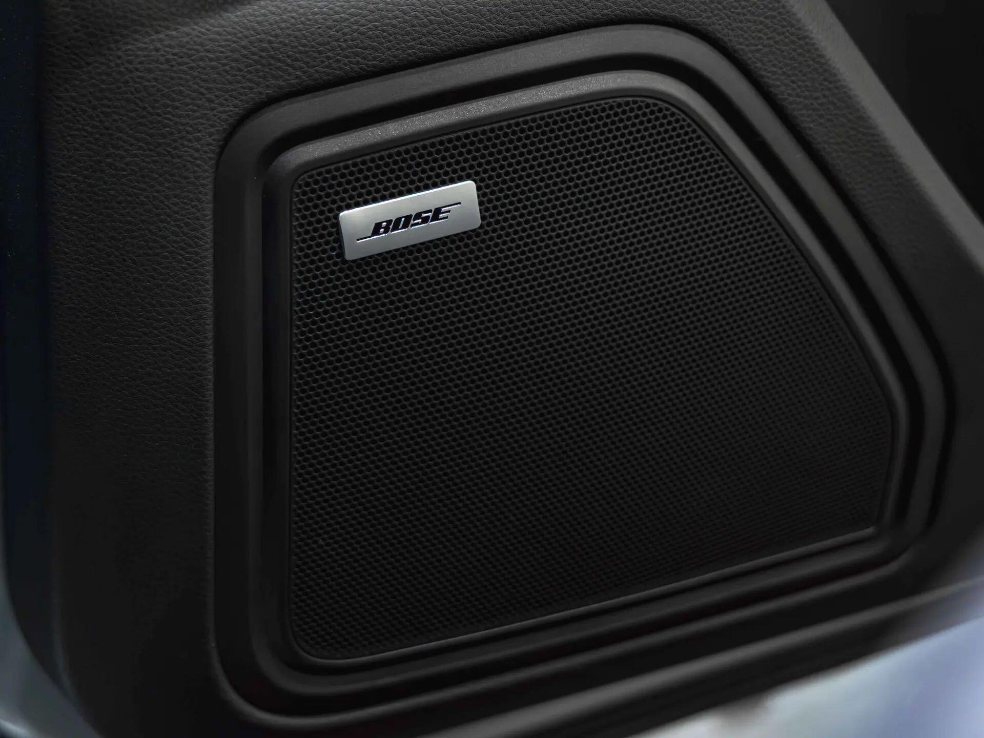 Porsche Macan view 4