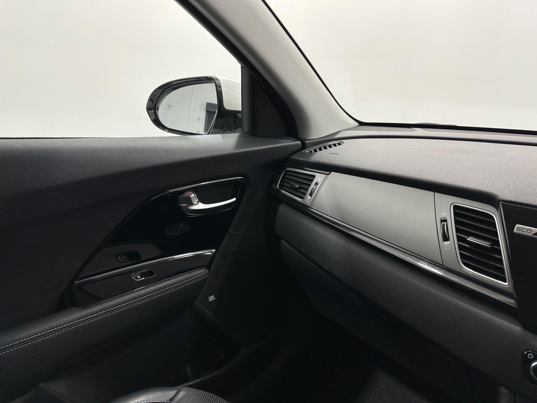 Kia Niro view 27