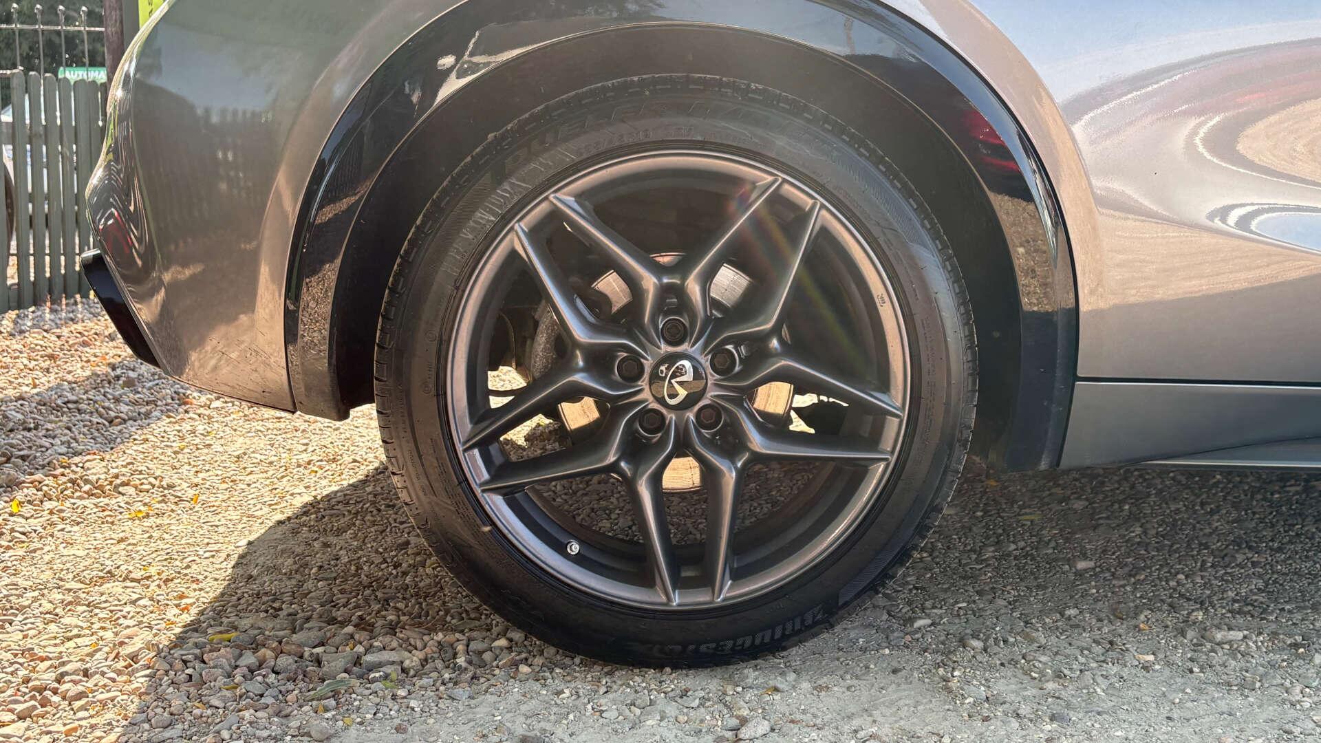 Infiniti Q30 view 31
