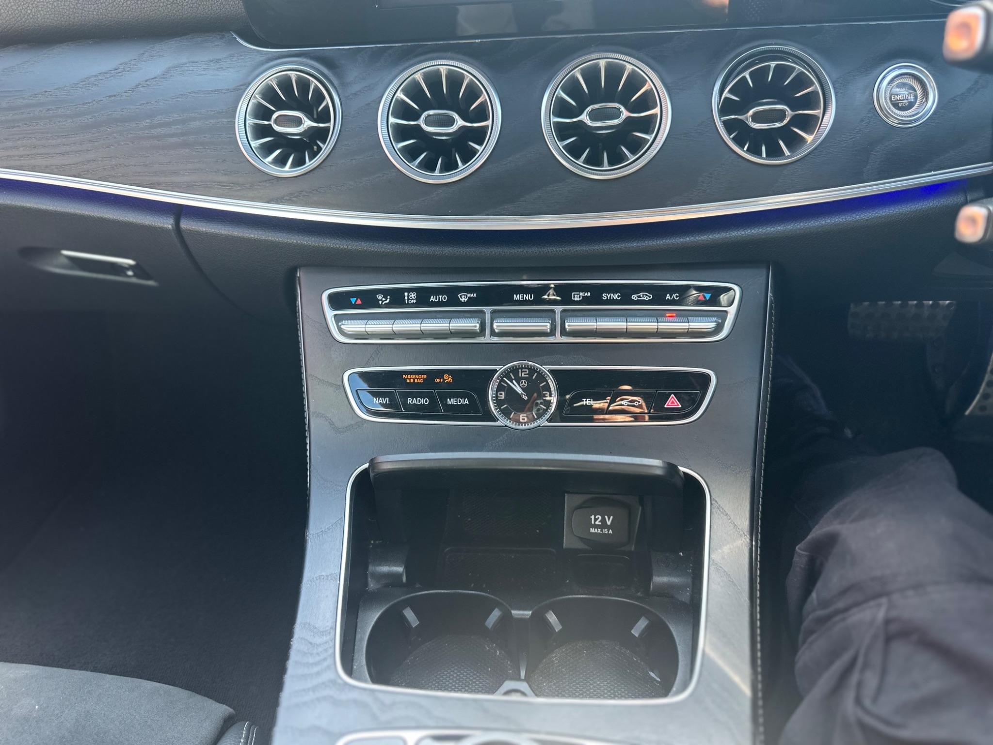 Mercedes-Benz E Class view 24