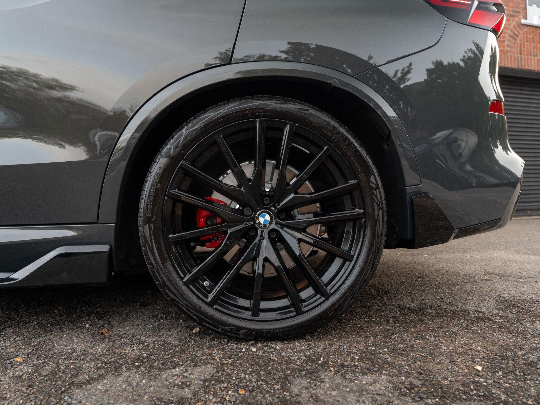 BMW X5 view 32