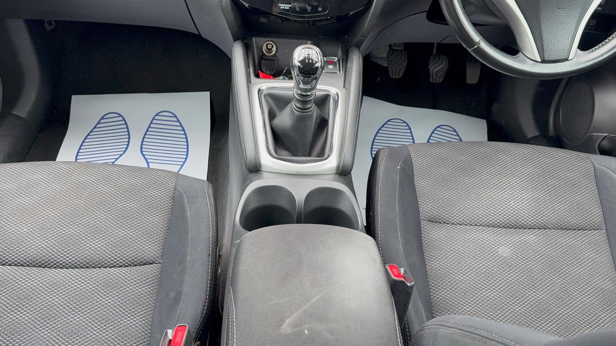 2014 Nissan Qashqai 1.5 dCi Acenta 2WD Euro 5 (s/s) 5dr • 74,950 miles image 14