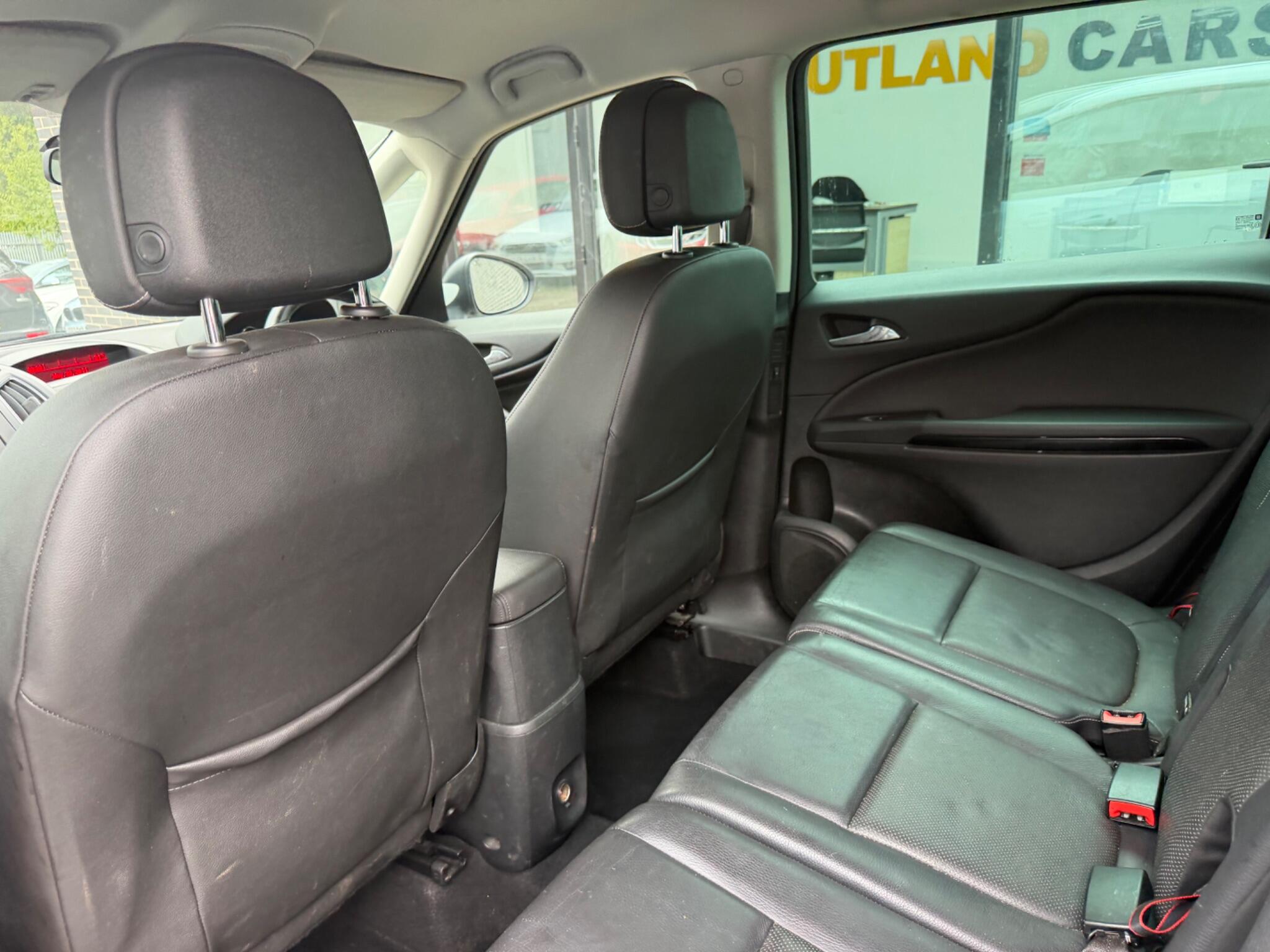 Vauxhall Zafira Tourer view 29