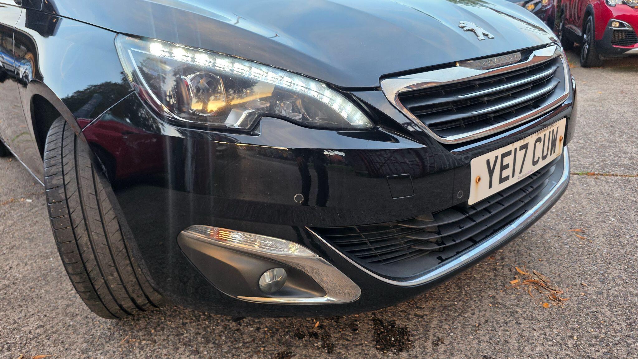 Peugeot 308 view 8