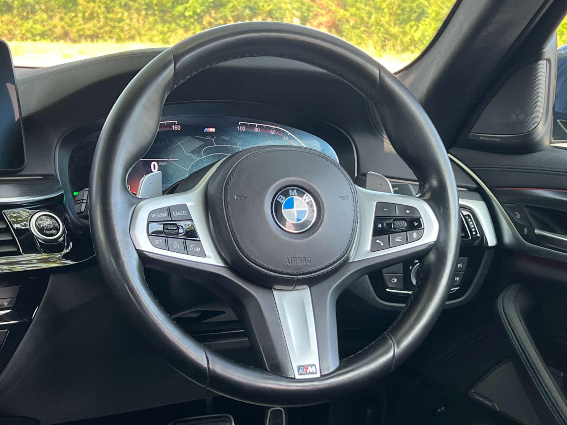 BMW 5 Series view 38