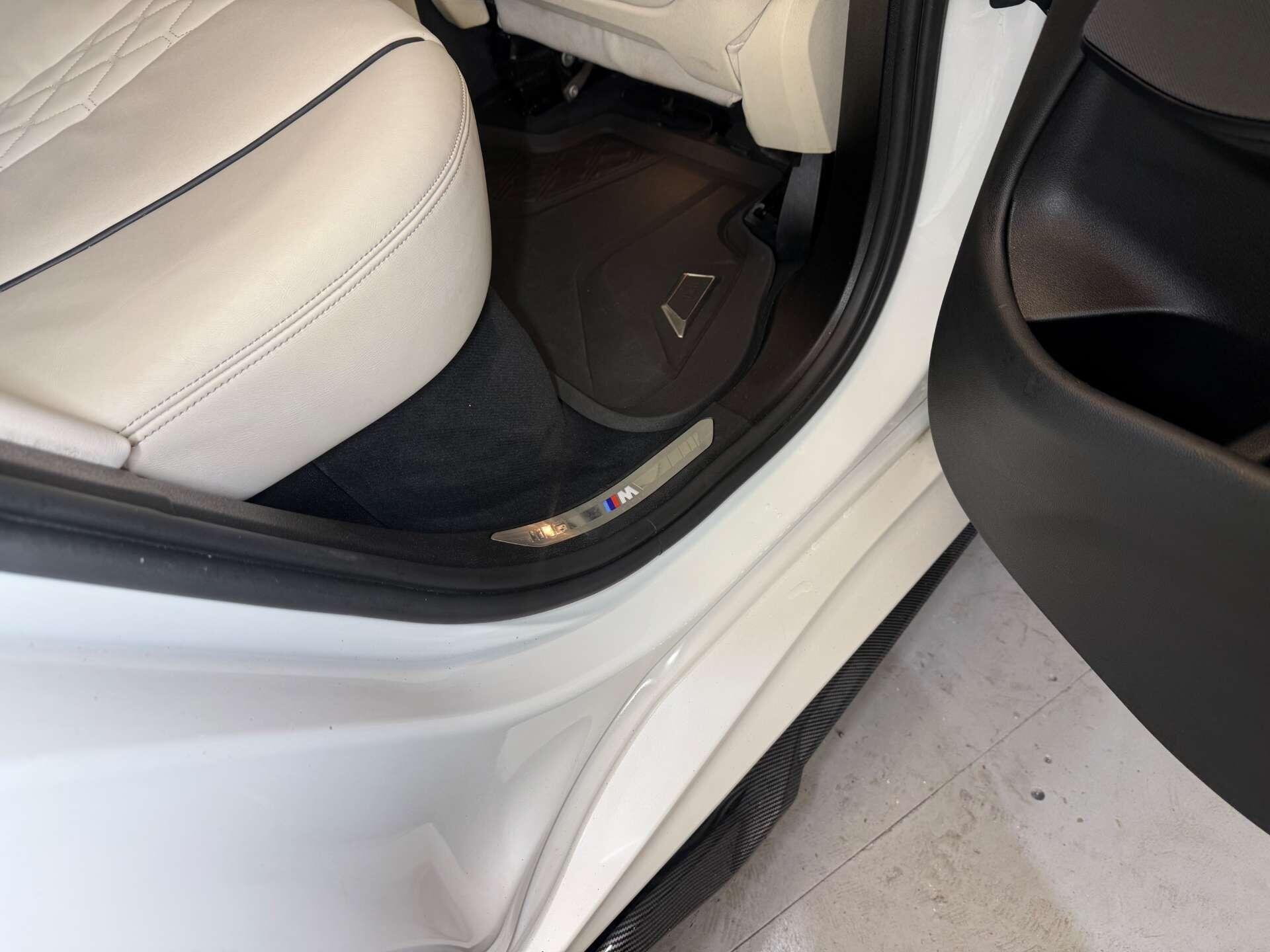 BMW X5 view 22