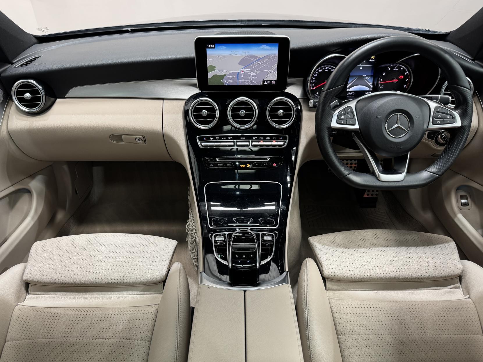 Mercedes-Benz C Class view 24