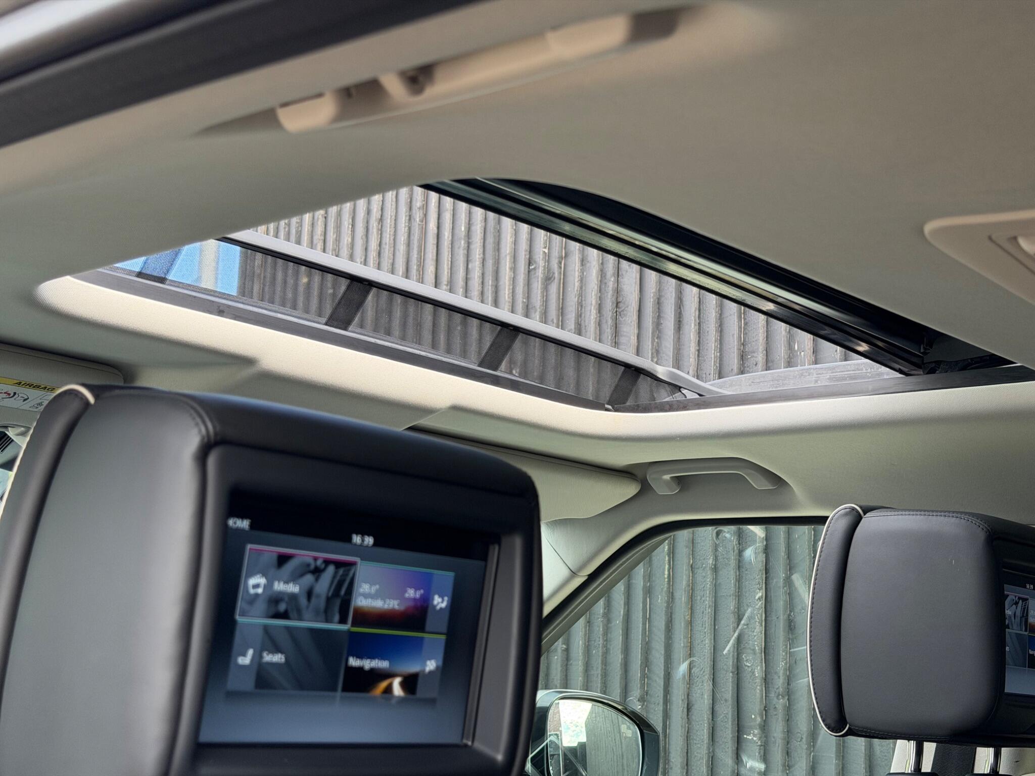 Land Rover Discovery view 56