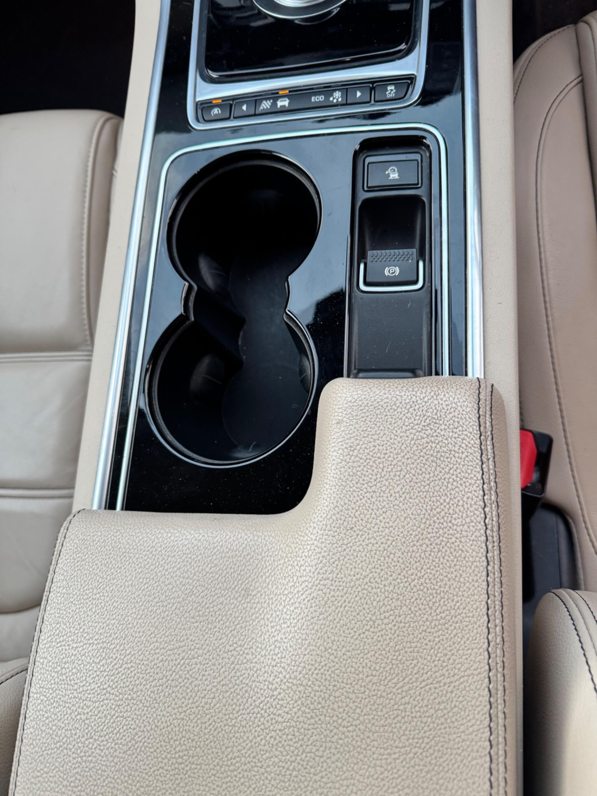 Jaguar Xe view 28