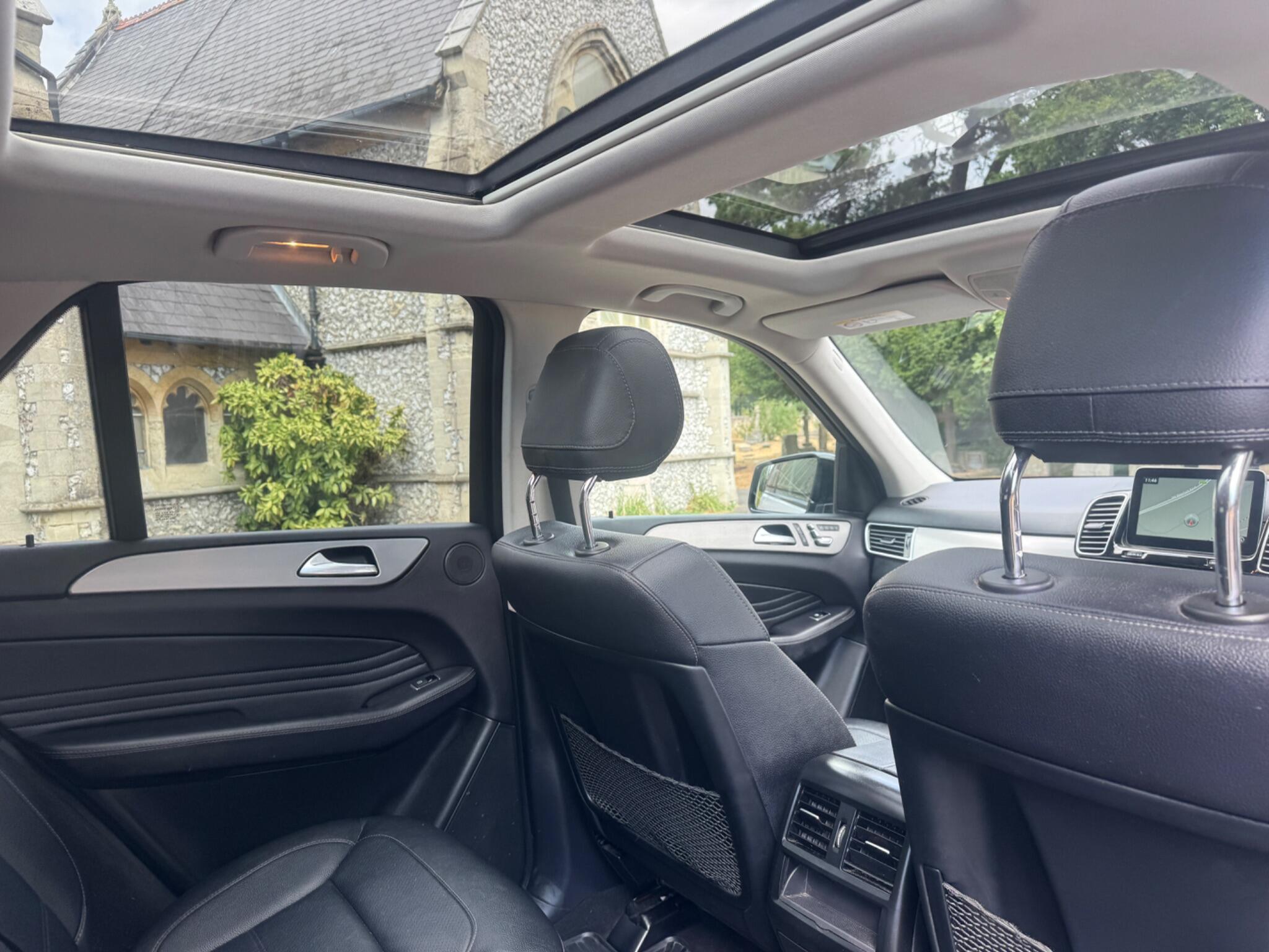 Mercedes-Benz Gle view 26