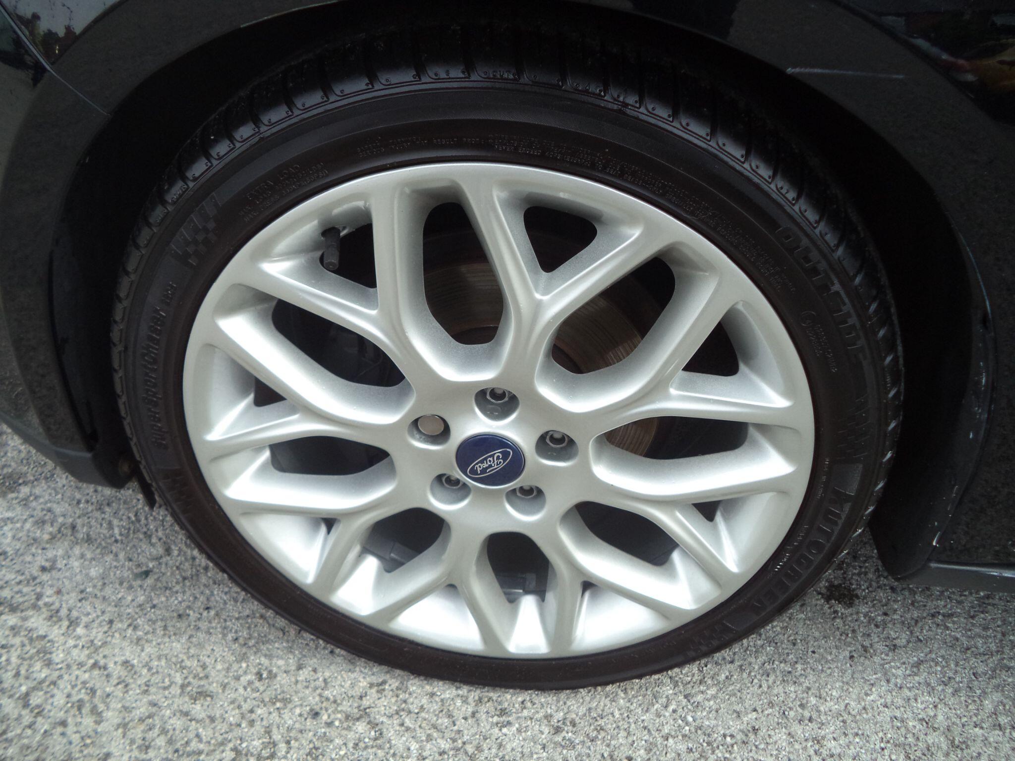 Ford Focus view 20