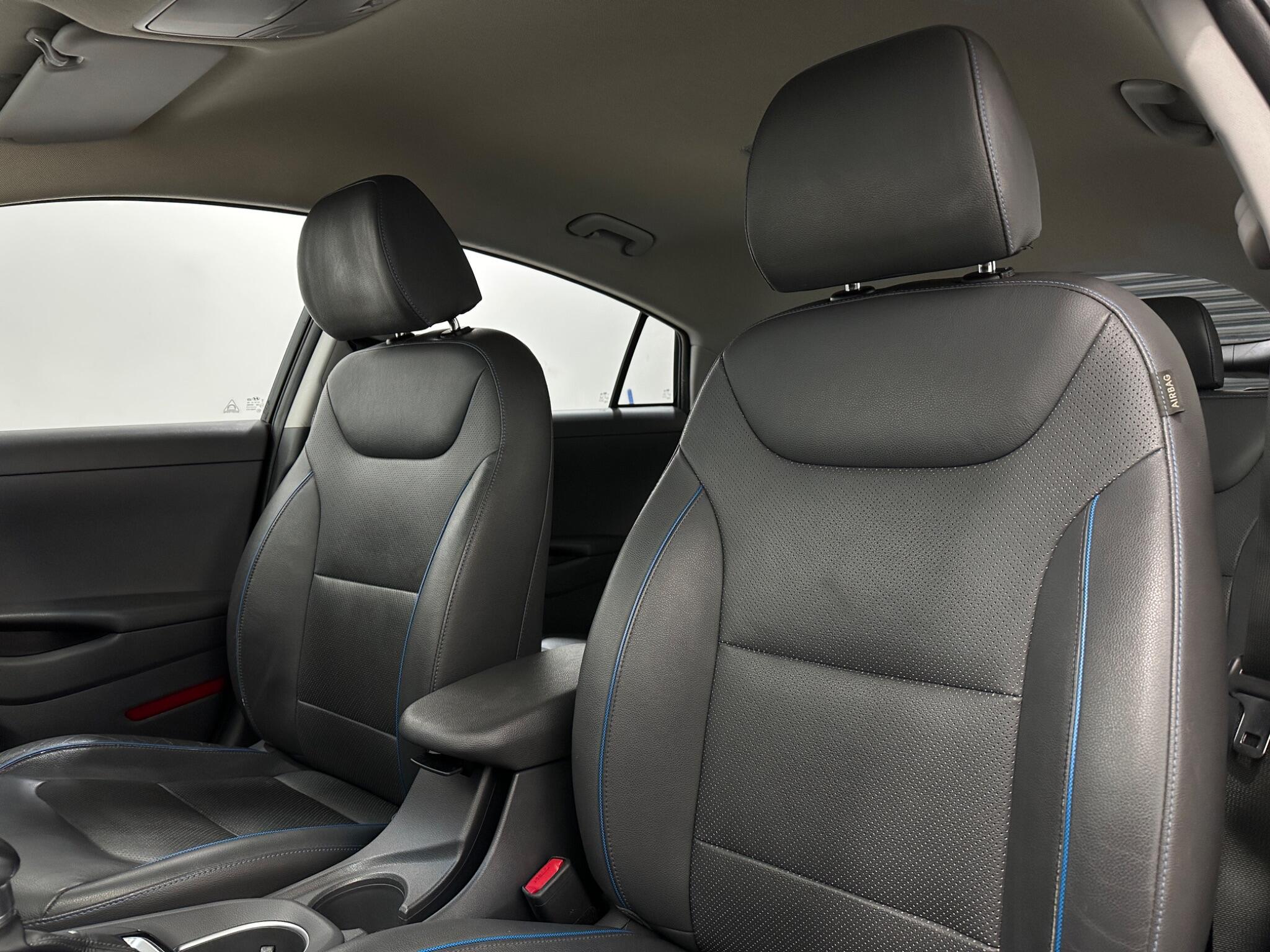 Hyundai IONIQ view 36