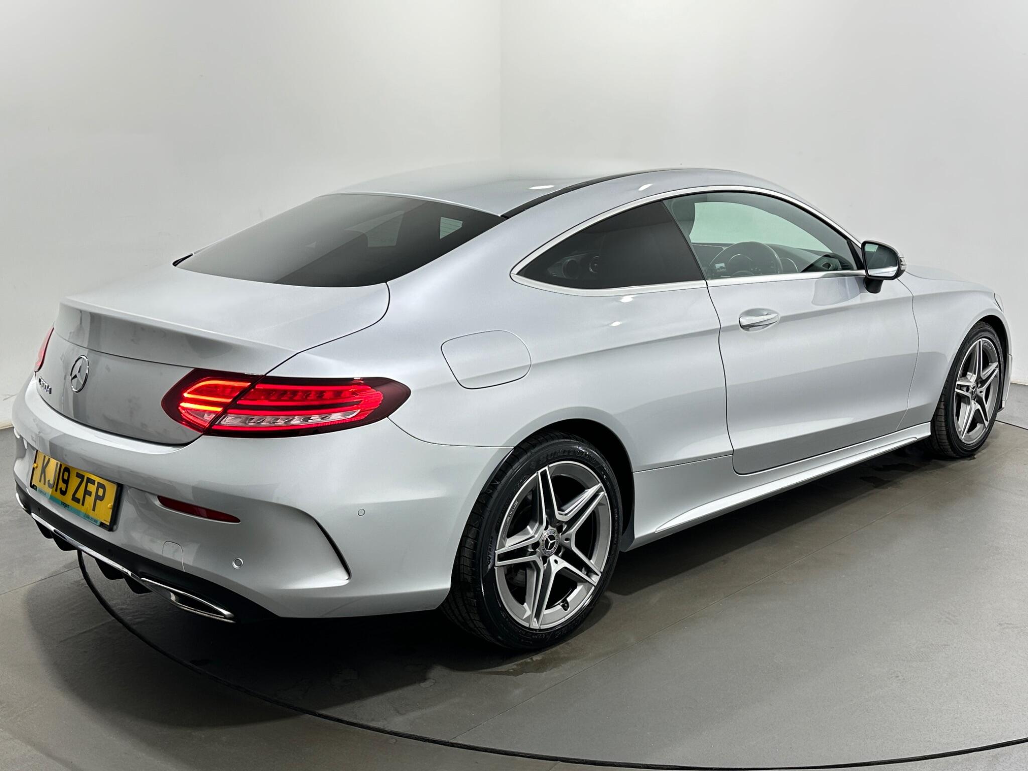 Mercedes-Benz C-Class view 49