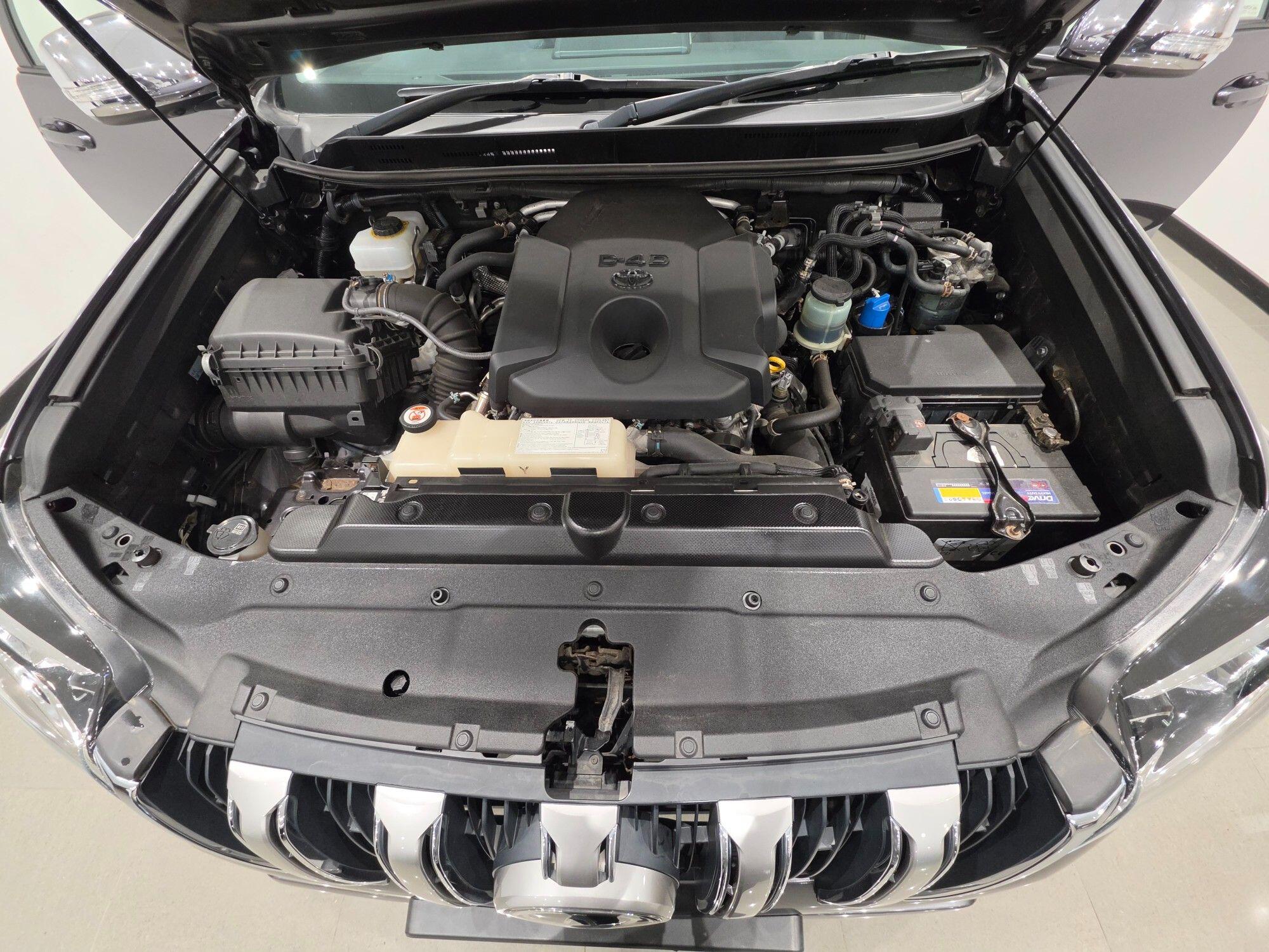 Toyota Land Cruiser view 45