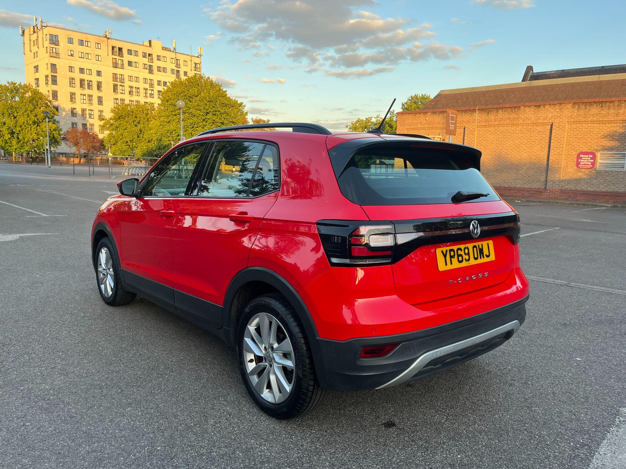 Volkswagen T-Cross view 4