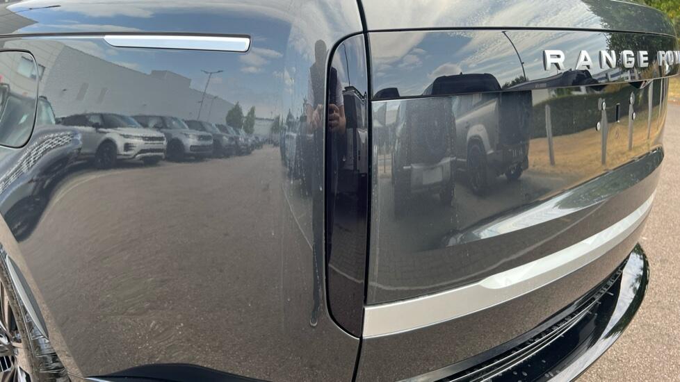 Land Rover Range Rover view 19
