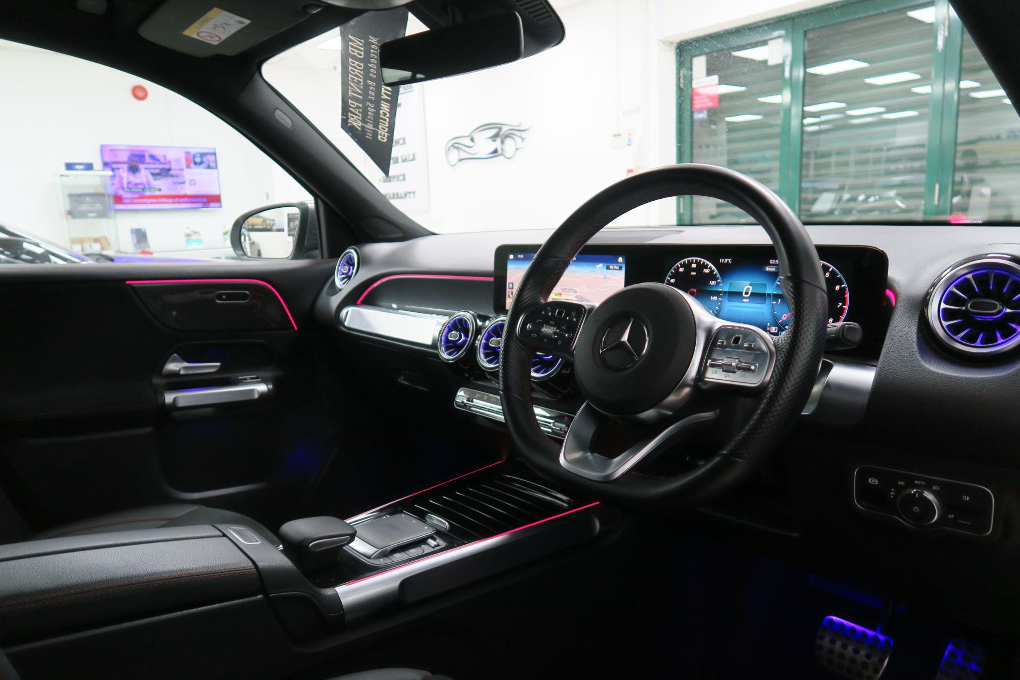 Mercedes-Benz GLB view 10