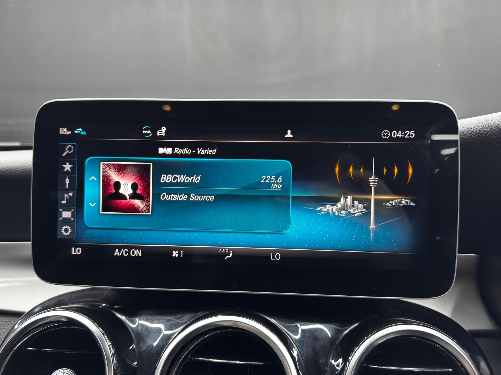 Mercedes-Benz C-Class view 30